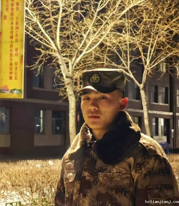 戴帽子的人 AI 生成的内容可能不正确。