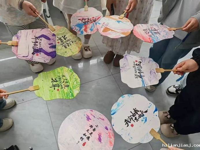 人在切蛋糕 AI 生成的内容可能不正确。