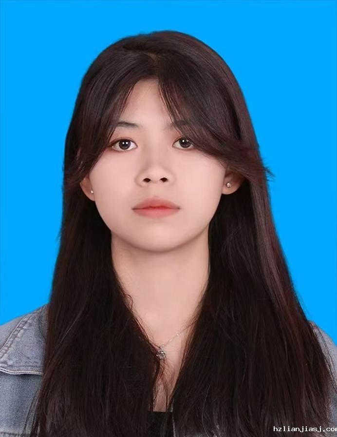 蓝色头发的小孩 AI 生成的内容可能不正确。